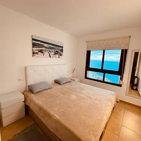 شقة With Panoramic Sea & Mountain Views -