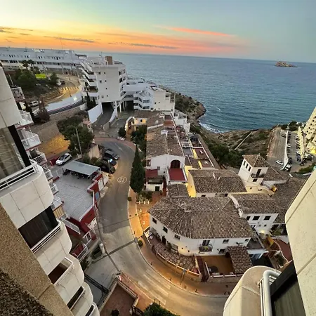 With Panoramic Sea & Mountain Views - شقة بينايدورم